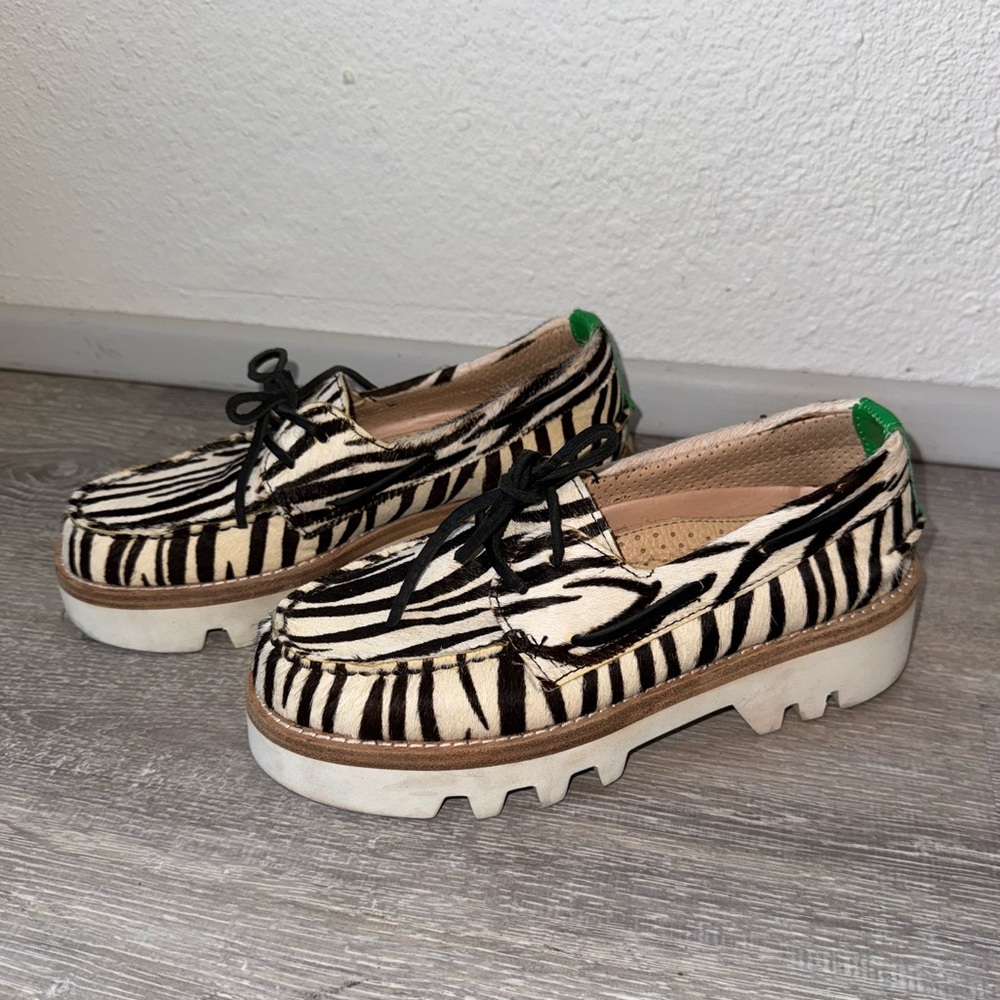 Sperry Zebra Print Pony Hair 2 Eye Boat Shoes Dress Shoes Green Accents size 7.5